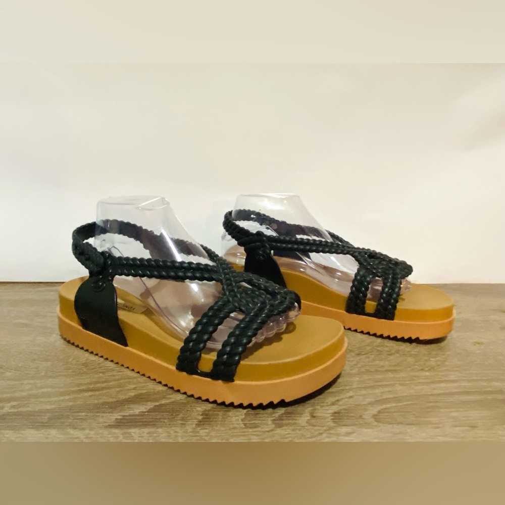 Melissa + Salina’s cosmic braided rubber platform sandals size/US10